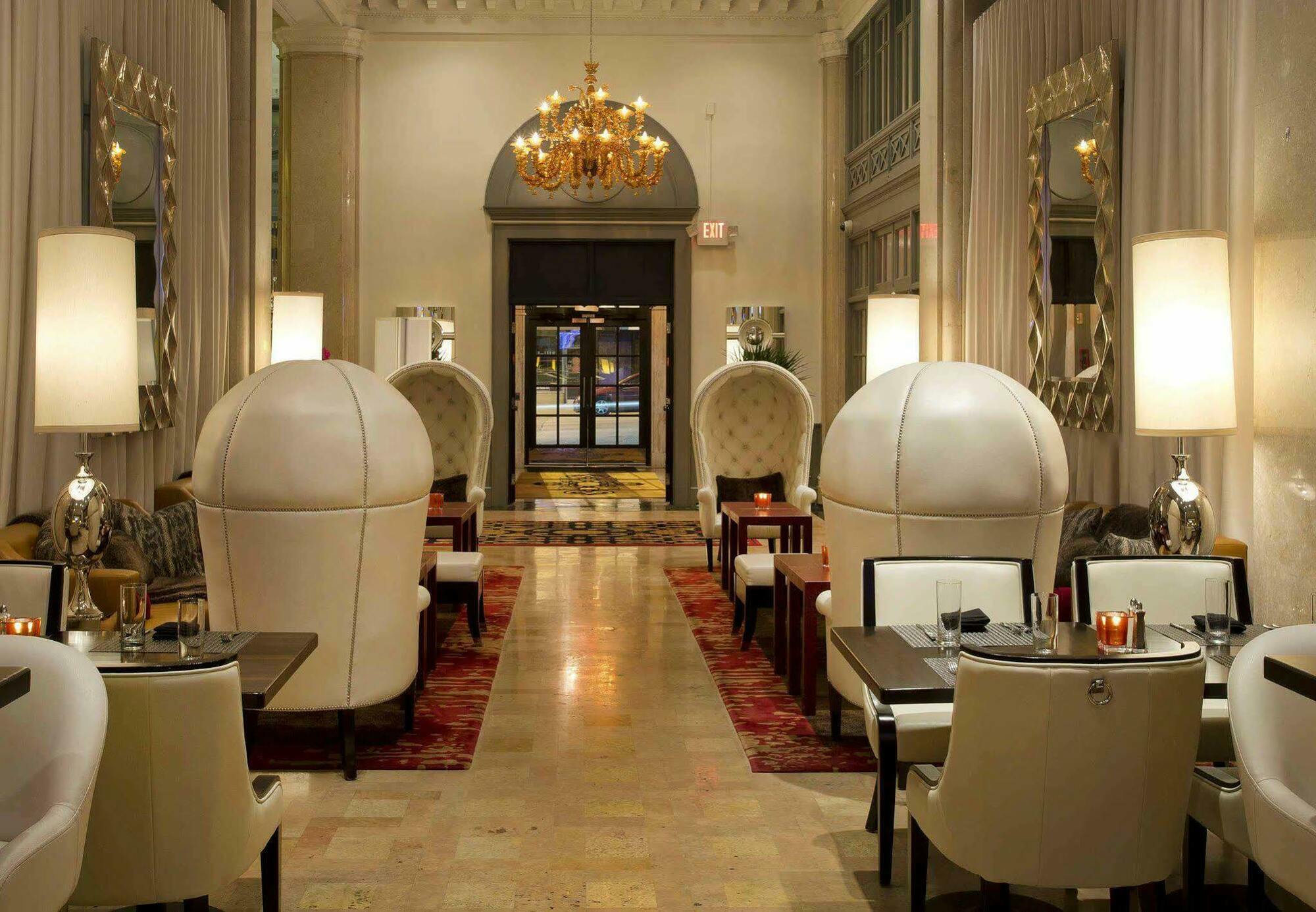 Ambassador Hotel Kansas City, Autograph Collection Exterior photo